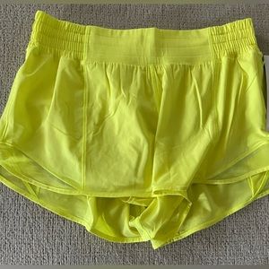 BRAND NEW WITH TAGS lululemon 2.5” shorts size 8